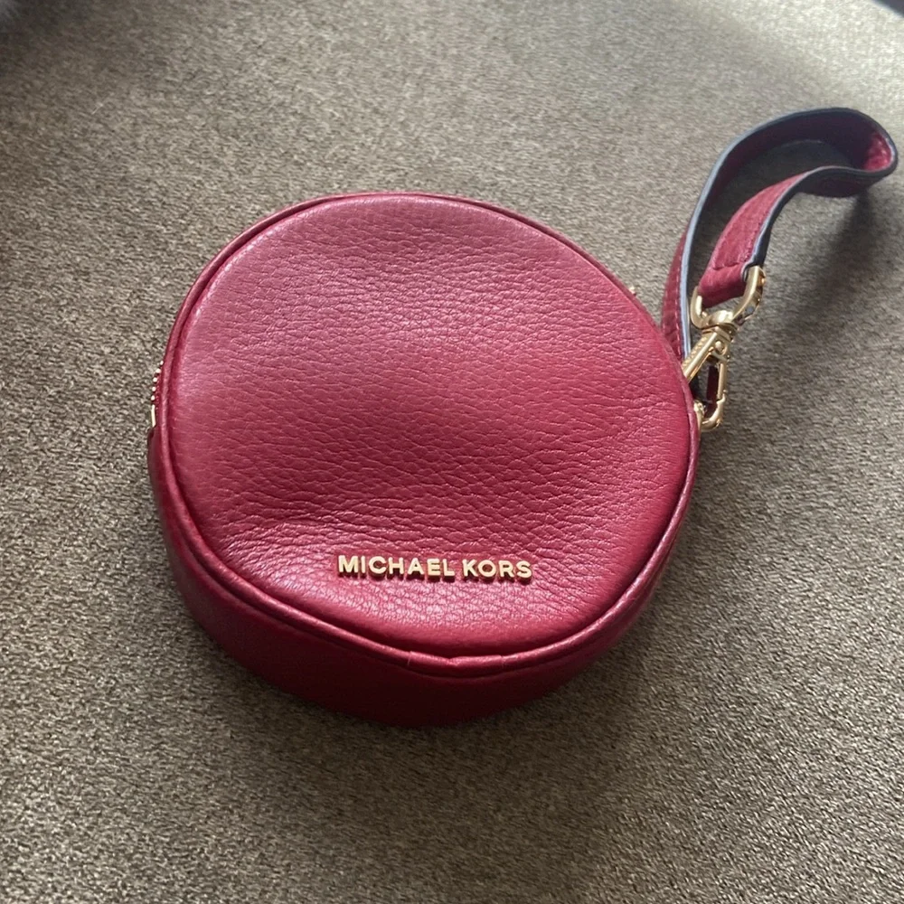 Pouch - Picture 3 of 9